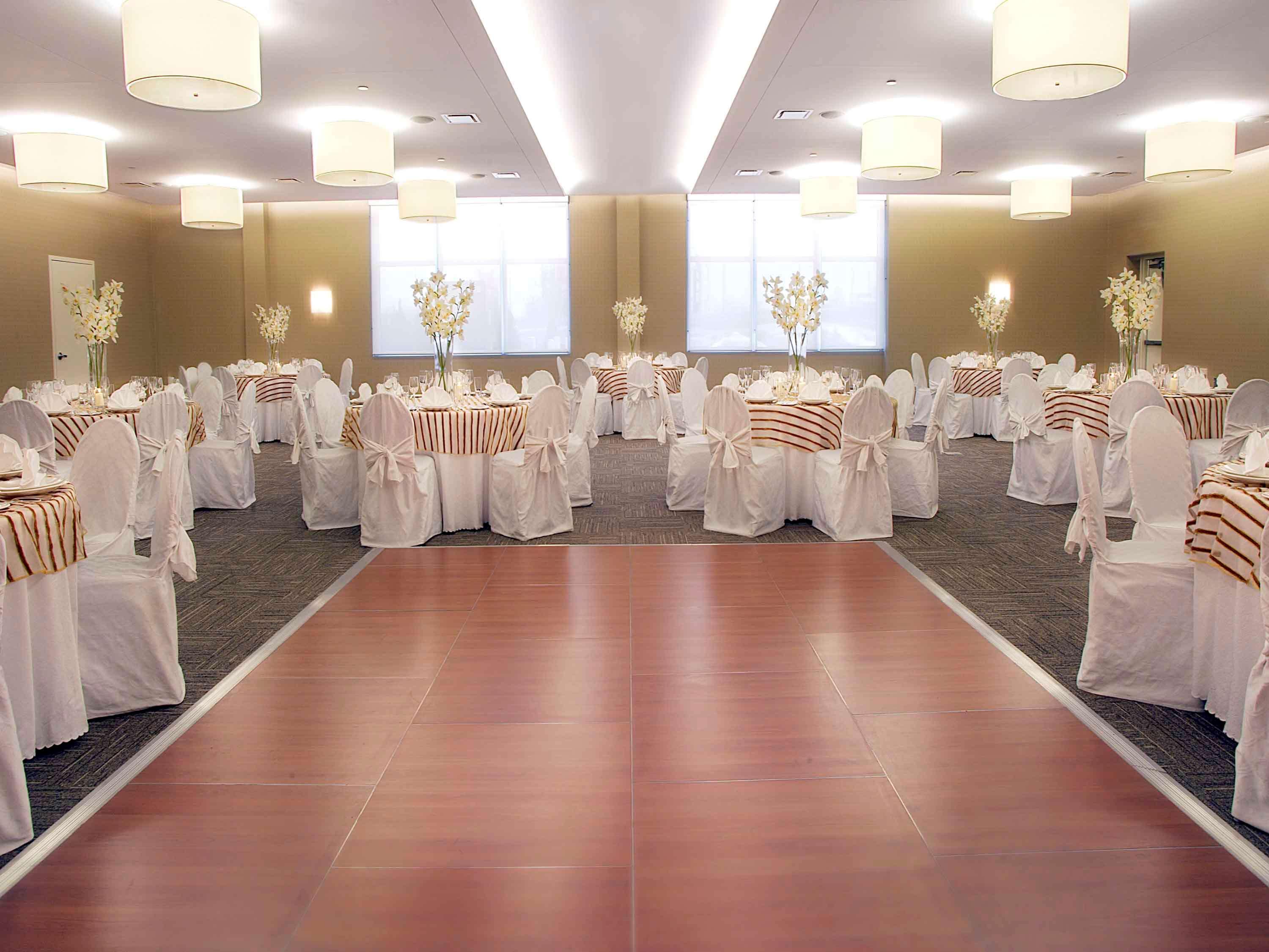 โนโวเทล มอนทรีออล แอโรพอร์ต โฮเทล Hotel ดอร์วาล ภายนอก รูปภาพ